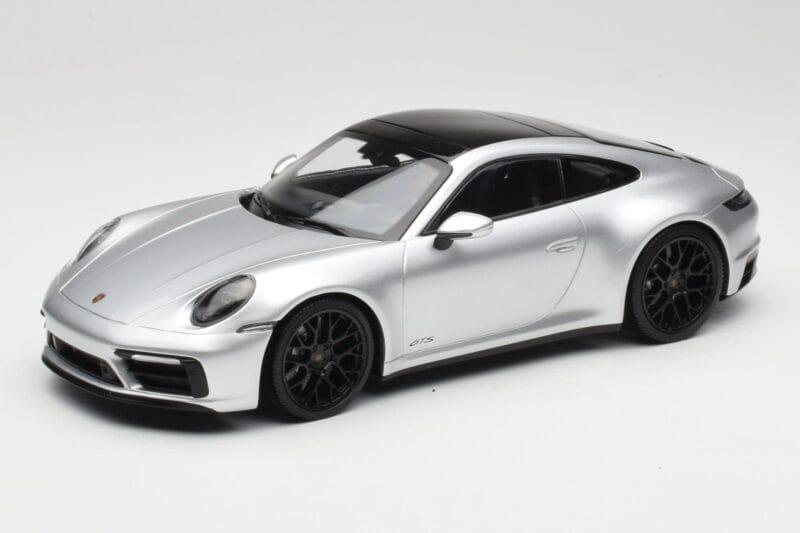 Porsche 911 992 Carrera 4 GTS Prata Minichamps 1:18 155063104 Metal