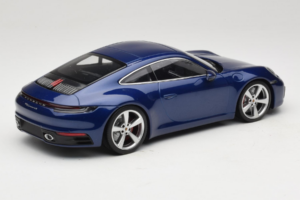 Porsche 911 992 Carrera 4S Blue Metallic Minichamps 1:18 153067327 Metal - imagem 2 de 6
