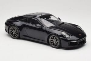 Porsche 911 992 Carrera 4S Blue Metallic Minichamps 1:18 155067321 Metal - imagem 4 de 6