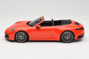 Porsche 911 992 Carrera 4S Cabriolet Laranja Minichamps 1:18 155067334 Metal - imagem 3 de 6