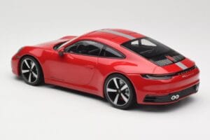 Porsche 911 992 Carrera 4S Carmine Red Minichamps 1:18 155067326 Metal - imagem 5 de 6