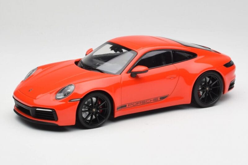 Porsche 911 992 Carrera 4S Lava Laranja Minichamps 1:18 155067327 Metal