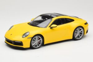 Porsche 911 992 Carrera 4S Amarelo Minichamps 1:18 155067320 Metal