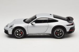 Porsche 911 992 Dakar Ice Grey Metallic Norev 1:18 187242 Metal - imagem 4 de 8