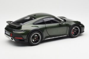 Porsche 911 992 Dakar Oak Verde Metálico Norev 1:18 187241 Metal - imagem 3 de 9
