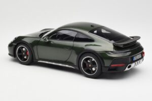 Porsche 911 992 Dakar Oak Verde Metálico Norev 1:18 187241 Metal - imagem 8 de 9