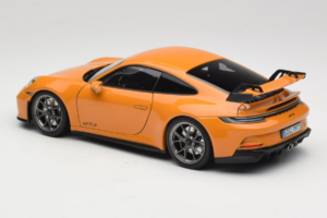 Porsche 911 992 GT3 Bahama Yellow Norev 1:18 187387 Metal - imagem 7 de 8