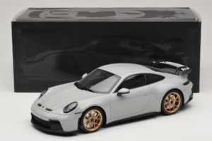 Porsche 911 992 GT3 Chalk Jantes Douradas Minichamps 1:18 117069001 Metal - imagem 6 de 6