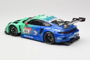 Porsche 911 992 GT3 R Falken #44 D. Eriksson / T. Heinemann 24 Hours of Nurburgring 2023 Minichamps 1:18 113236344 Metal - imagem 7 de 8