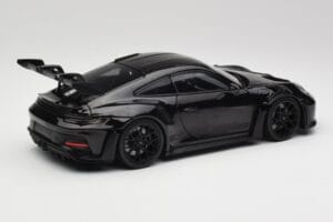 Porsche 911 992 GT3 RS Preto & Jantes Pretas Concept Minichamps 1:18 911992003 Metal - imagem 3 de 8