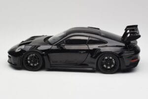 Porsche 911 992 GT3 RS Preto & Jantes Pretas Concept Minichamps 1:18 911992003 Metal - imagem 4 de 8