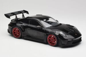Porsche 911 992 GT3 RS Preto & Rodas Vermelhas & Decor Preto Minichamps 1:18 153062240 Metal - imagem 4 de 6