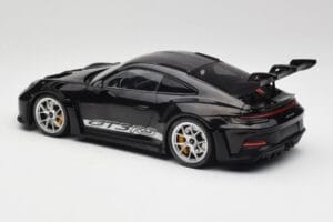 Porsche 911 992 GT3 RS Preto Com Jantes Prateadas Minichamps 1:18 155062231 Metal - imagem 5 de 6