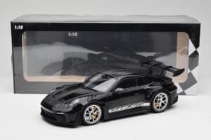 Porsche 911 992 GT3 RS Preto Com Jantes Prateadas Minichamps 1:18 155062231 Metal - imagem 6 de 6