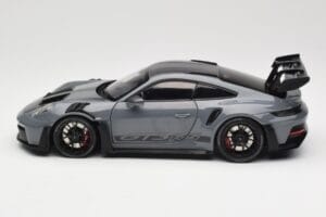 Porsche 911 992 GT3 RS Crayon Weissach Package & Black Wheels Minichamps 1:18 110062024 Metal - imagem 4 de 8
