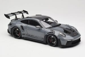 Porsche 911 992 GT3 RS Crayon Weissach Package & Black Wheels Minichamps 1:18 110062024 Metal - imagem 6 de 8
