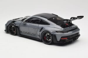 Porsche 911 992 GT3 RS Crayon Weissach Package & Black Wheels Minichamps 1:18 110062024 Metal - imagem 7 de 8