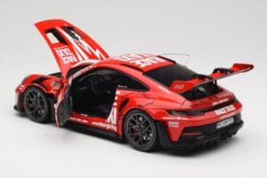 Porsche 911 992 GT3 RS Getspeed Race Taxi Guards Red Minichamps 1:18 110062040 Metal - imagem 5 de 8