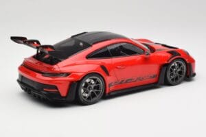 Porsche 911 992 GT3 RS Guards Vermelho & Rodas Prata Weissach Package Minichamps 1:18 153062246 Metal - imagem 2 de 6