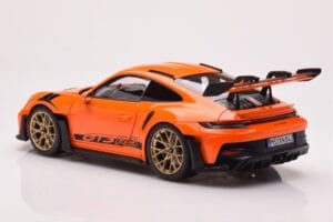 Porsche 911 992 GT3 RS Gulf Laranja Norev 1:18 187360 Metal - imagem 7 de 8