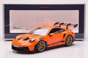 Porsche 911 992 GT3 RS Gulf Laranja Norev 1:18 187360 Metal - imagem 8 de 8