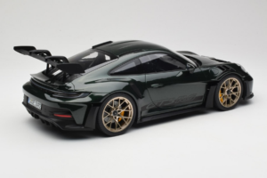 Porsche 911 992 GT3 RS Jet Green Metallic Black Norev 1:12 127532 Metal - imagem 2 de 6