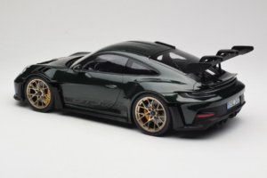 Porsche 911 992 GT3 RS Jet Green Metallic Black Norev 1:12 127532 Metal - imagem 5 de 6
