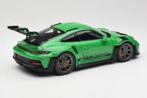 Porsche 911 992 GT3 RS Python Verde Norev 1:18 WAP0212820RGT3 Metal - imagem 3 de 8