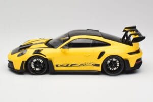 Porsche 911 992 GT3 RS Racing Amarelo & Rodas Pretas Minichamps 1:18 153062245 Metal - imagem 3 de 6