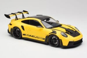 Porsche 911 992 GT3 RS Racing Amarelo & Rodas Pretas Minichamps 1:18 153062245 Metal - imagem 4 de 6