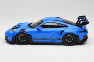 Porsche 911 992 GT3 RS Shark Azul & Rodas Pretas Minichamps 1:18 153062233 Metal - imagem 3 de 6