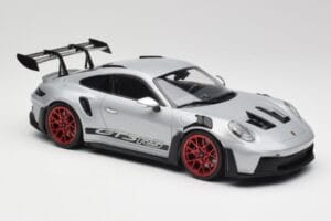 Porsche 911 992 GT3 RS Prata & Rodas Vermelhas Minichamps 1:18 153062241 Metal - imagem 4 de 6