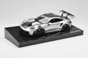 Porsche 911 992 GT3 RS Prateado Weissach Package Minichamps 1:18 110062020 Metal - imagem 2 de 8