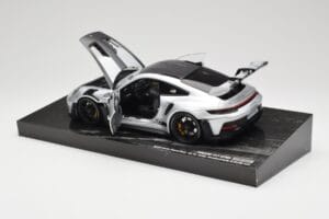 Porsche 911 992 GT3 RS Prateado Weissach Package Minichamps 1:18 110062020 Metal - imagem 5 de 8