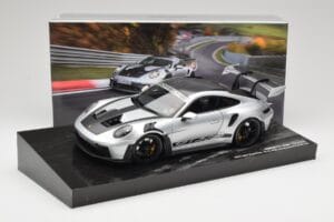 Porsche 911 992 GT3 RS Prateado Weissach Package Minichamps 1:18 110062020 Metal - imagem 8 de 8