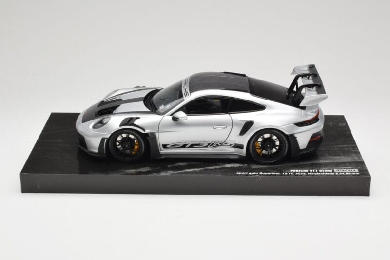 Porsche 911 992 GT3 RS Prateado Weissach Package Minichamps 1:18 110062020 Metal