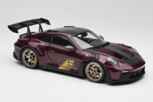 Porsche 911 992 GT3 RS Ultravioleta & Jantes Prata Minichamps 1:18 110062029 Metal - imagem 6 de 8