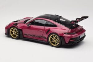 Porsche 911 992 GT3 RS Weissach Package Ruby Star Norev 1:18 187370 Metal - imagem 7 de 8