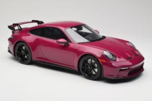 Porsche 911 992 GT3 Ruby Star Neo Red GT Spirit 1:12 GT536 Resina - imagem 4 de 6