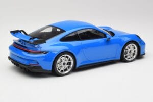 Porsche 911 992 GT3 Shark Azul & Jantes Prata Minichamps 1:18 143069015 Resina - imagem 2 de 6