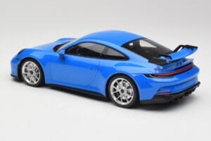 Porsche 911 992 GT3 Shark Azul & Jantes Prata Minichamps 1:18 143069015 Resina - imagem 5 de 6