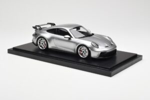 Porsche 911 992 GT3 Prata Minichamps 1:18 WAP0211510M004 Resina - imagem 4 de 7
