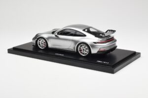 Porsche 911 992 GT3 Prata Minichamps 1:18 WAP0211510M004 Resina - imagem 5 de 7