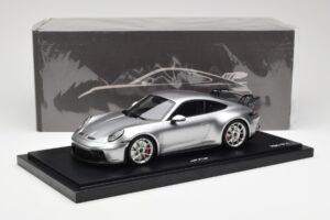 Porsche 911 992 GT3 Prata Minichamps 1:18 WAP0211510M004 Resina - imagem 7 de 7