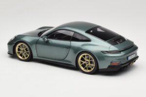 Porsche 911 992 GT3 Touring Package Malachite Green Metallic Norev 1:18 187382 Metal - imagem 7 de 8