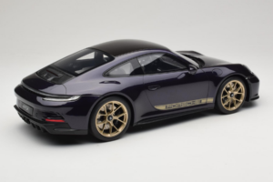 Porsche 911 992 GT3 Touring Viola Metallic GT Spirit 1:12 GT937 Resina - imagem 2 de 6