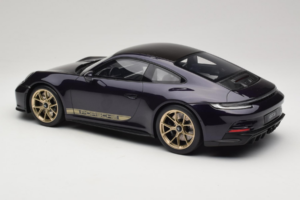 Porsche 911 992 GT3 Touring Viola Metallic GT Spirit 1:12 GT937 Resina - imagem 5 de 6