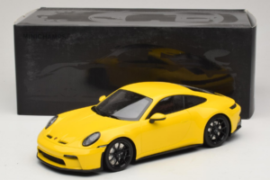Porsche 911 992 GT3 Touring Amarelo Jantes Pretas Minichamps 1:18 117069021 Metal - imagem 6 de 6