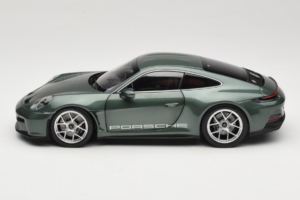 Porsche 911 992 S/T Malachite Green Metallic Norev 1:18 187472 Metal - imagem 5 de 8