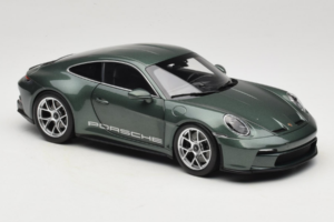 Porsche 911 992 S/T Malachite Green Metallic Norev 1:18 187472 Metal - imagem 6 de 8